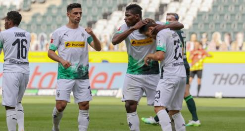 أوجسبورج يعود للانتصارات ومونشنجلادباخ يوقف صحوة بوخوم بالدوري الألماني